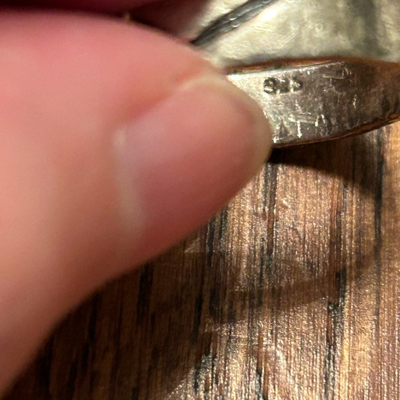 Sterling Silver Ring with Black Wave Design - Size 8.5 - Picture 4 of 5